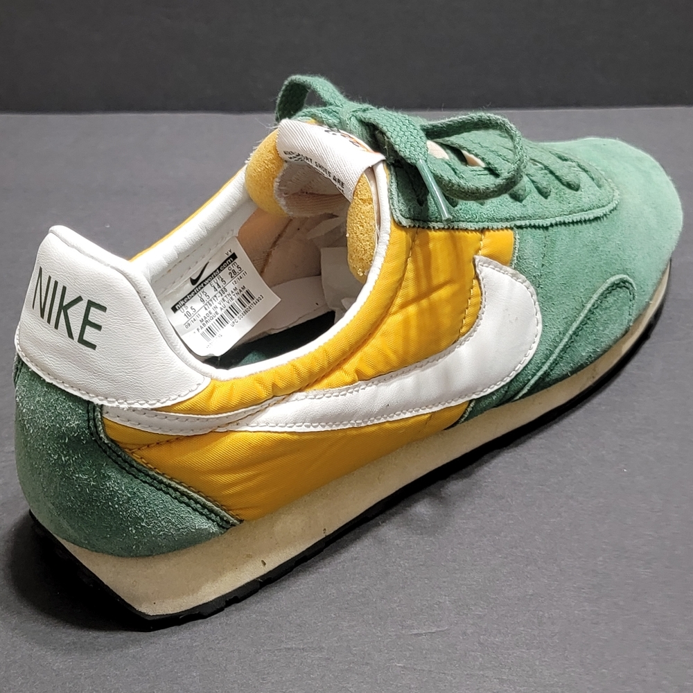 Nike 2011 PRE MONTREAL RACER VNTG mens size 10.5